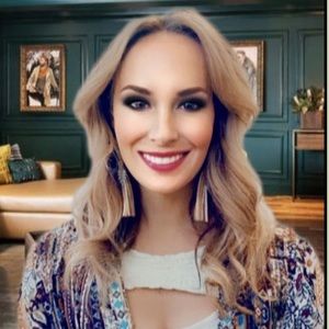 Meet your Posher, Crystal